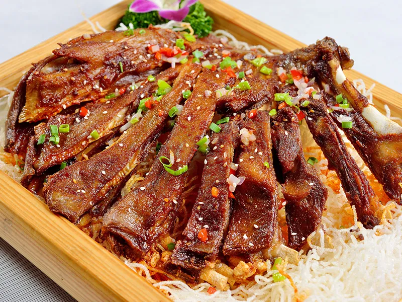 【吃货特辑】除了兰州牛肉面,甘肃还有哪些隐藏美食?吃货必看的手抓羊肉/焖饼指南