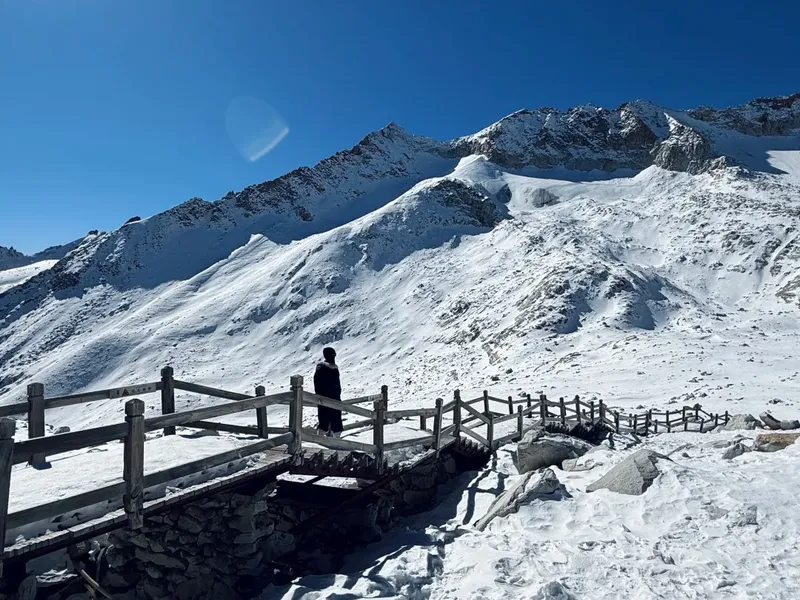 達古冰川自駕攻略（黑水彩林+雪山）