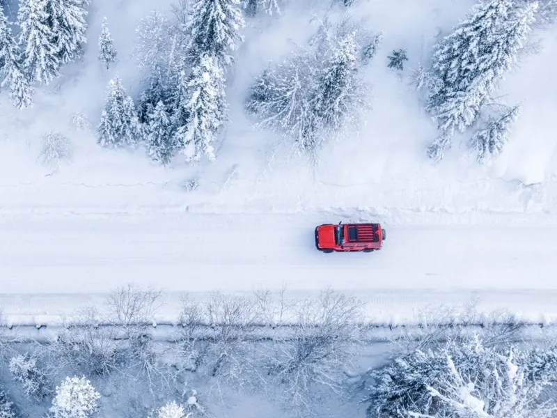 禾木喀納斯冬季自駕安全要點（雪地行車+防滑+應急）